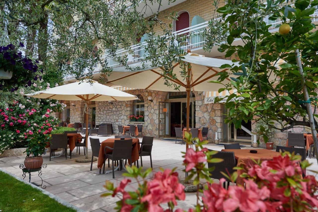 Hotel Benacus Torri Del Benaco Zewnętrze zdjęcie