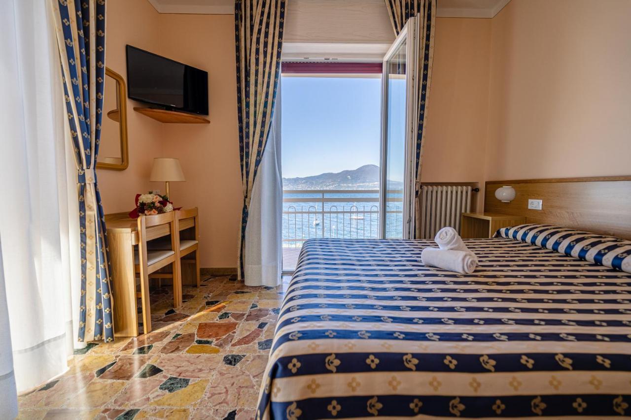 Hotel Benacus Torri Del Benaco Zewnętrze zdjęcie