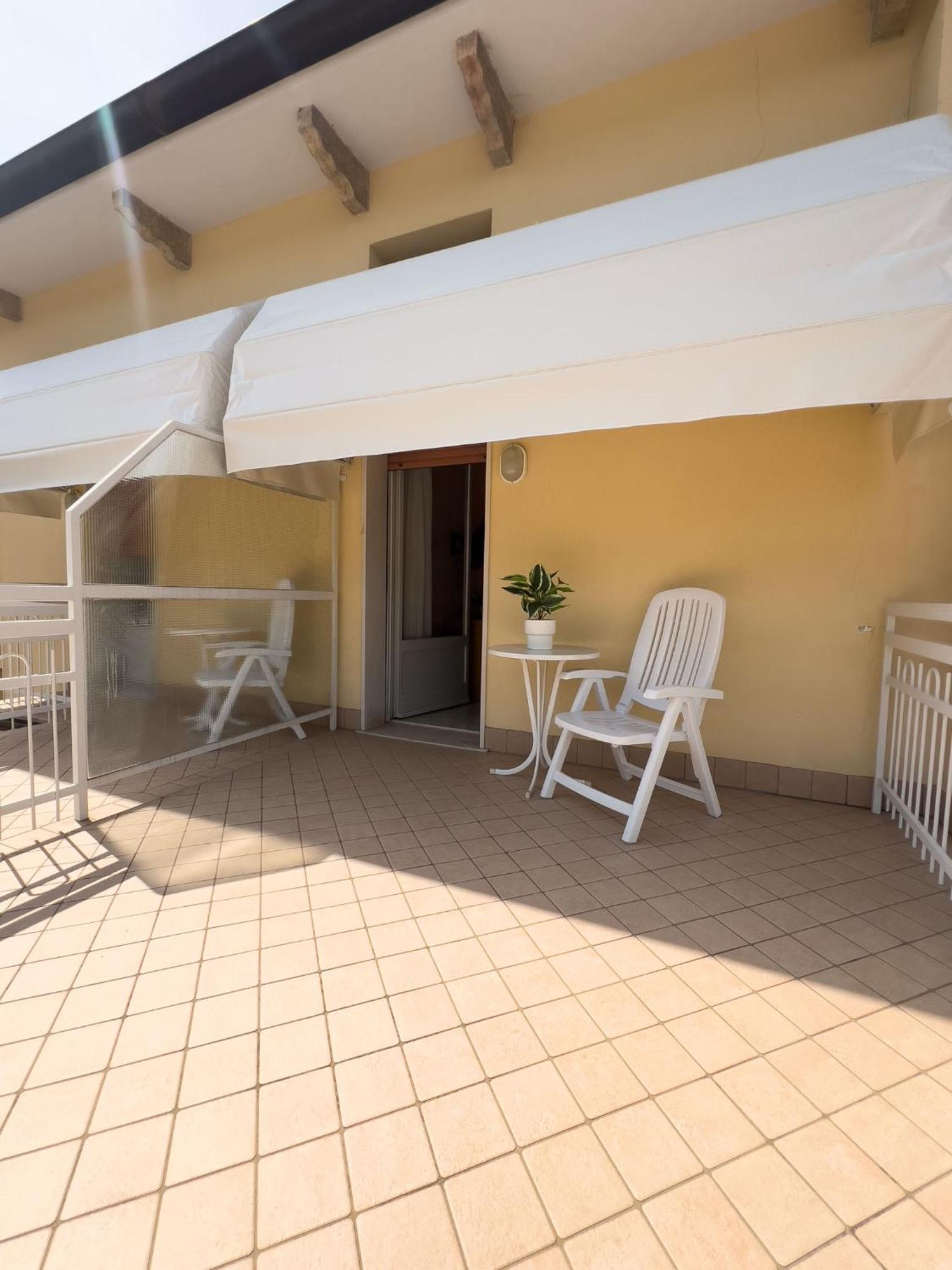 Hotel Benacus Torri Del Benaco Zewnętrze zdjęcie