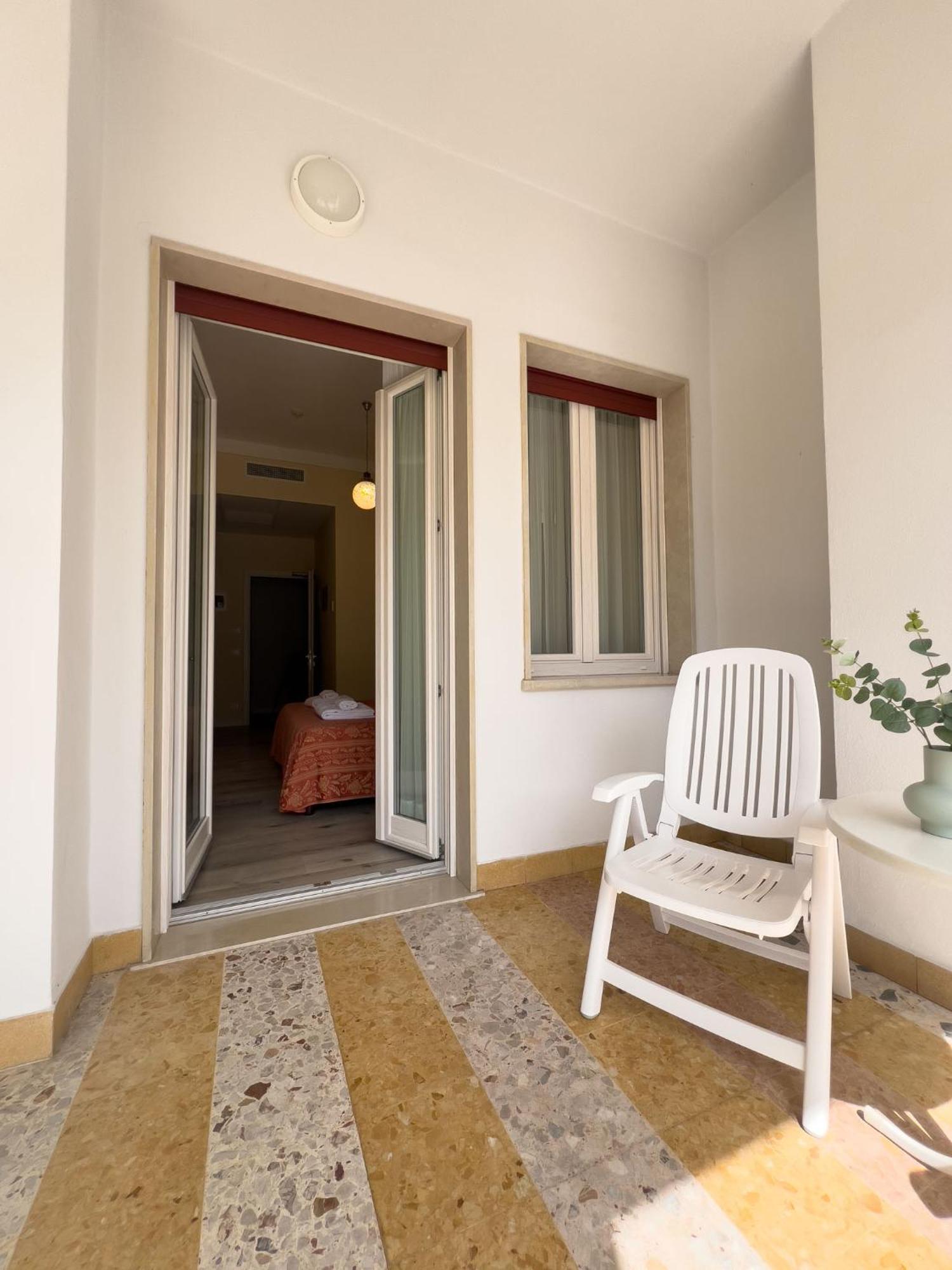 Hotel Benacus Torri Del Benaco Zewnętrze zdjęcie