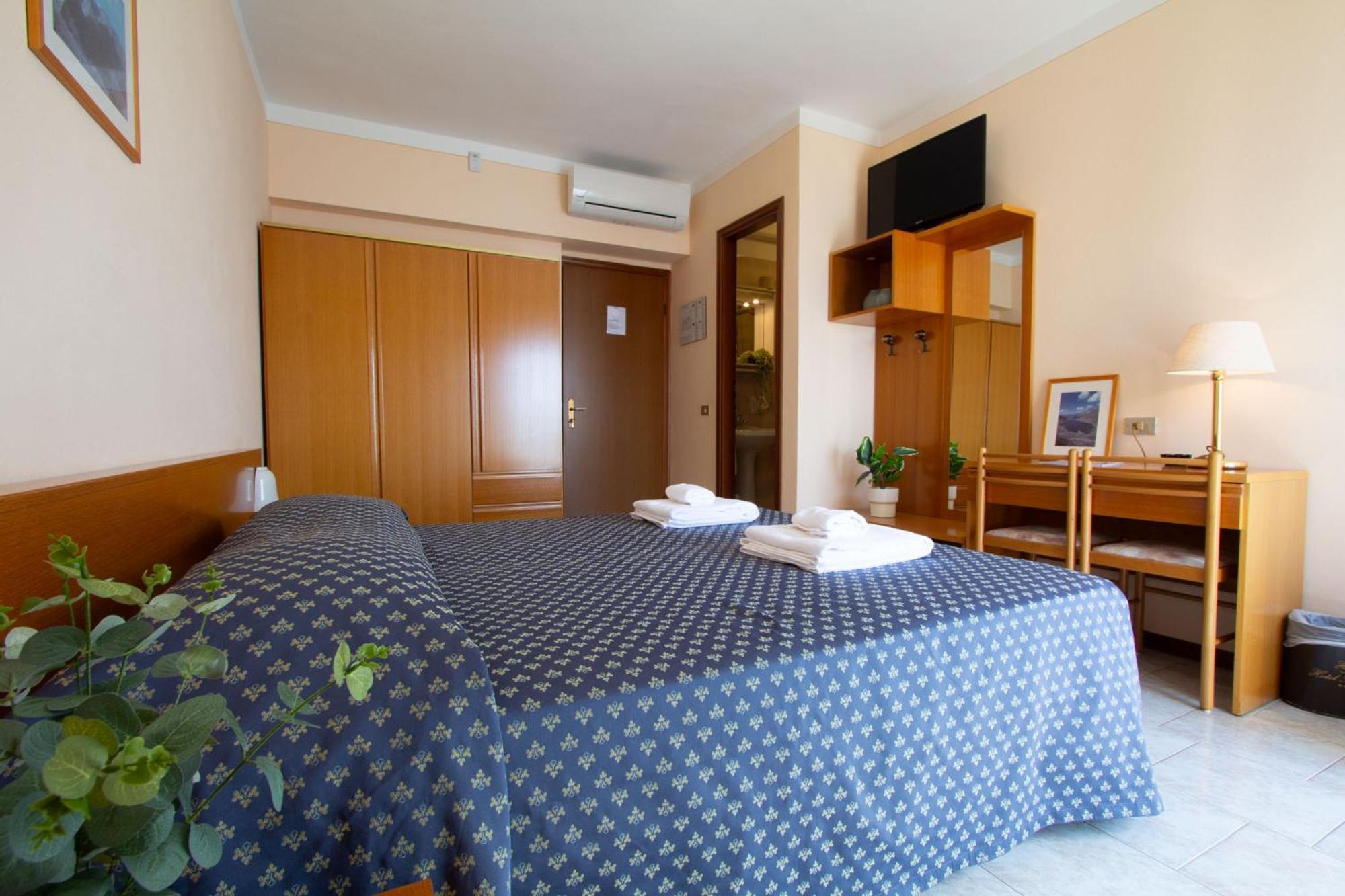 Hotel Benacus Torri Del Benaco Zewnętrze zdjęcie