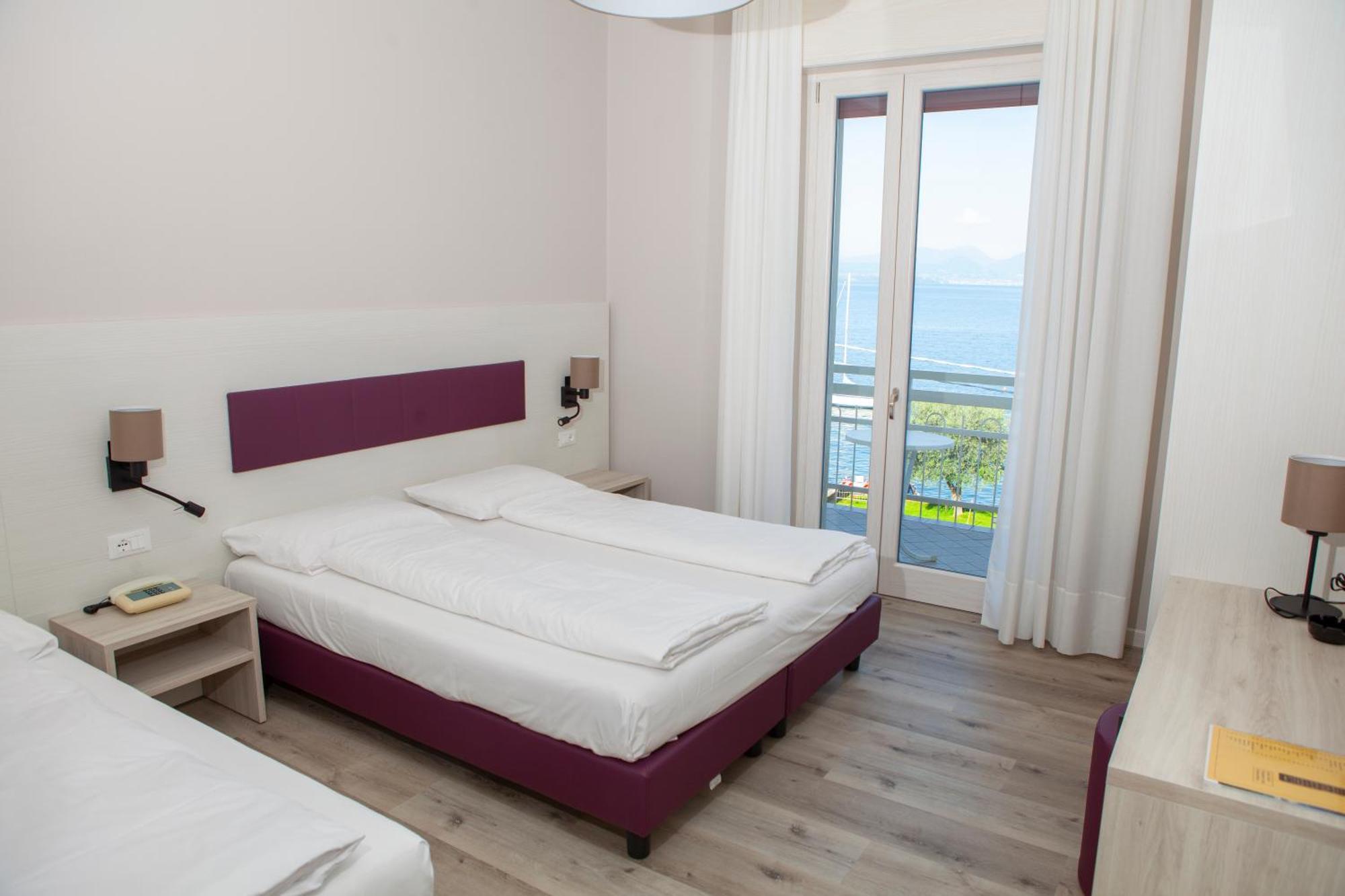 Hotel Benacus Torri Del Benaco Zewnętrze zdjęcie