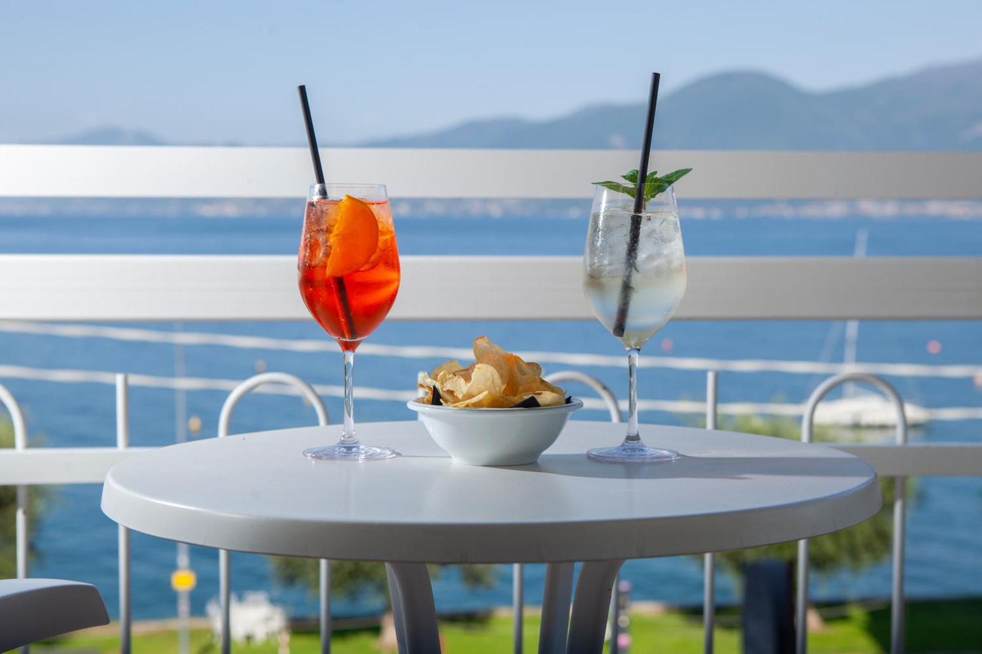 Hotel Benacus Torri Del Benaco Zewnętrze zdjęcie